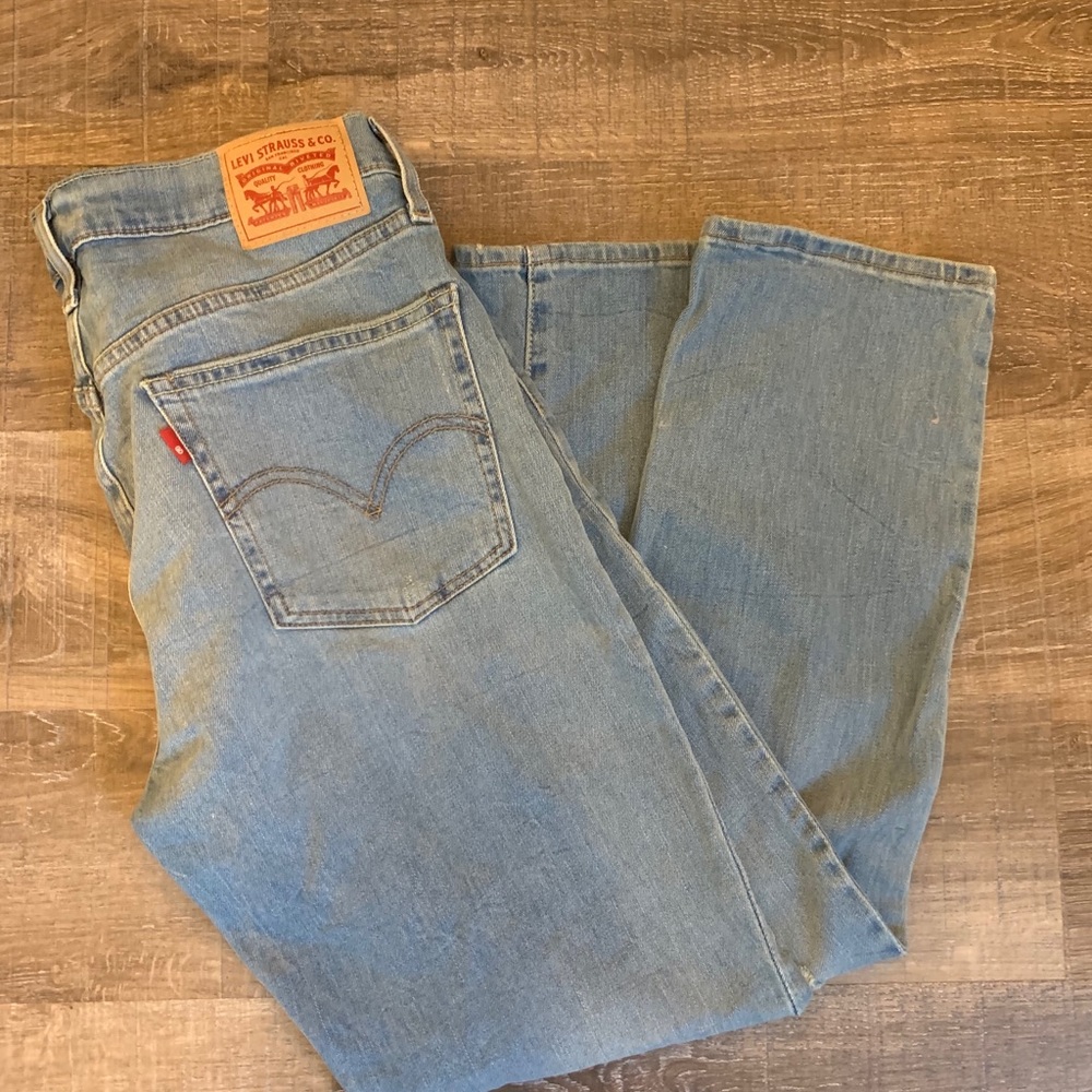 Levi’s boyfriend jeans
